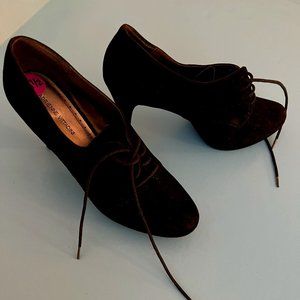 Adrienne Vittadini Black lace-up high heel suede shoes